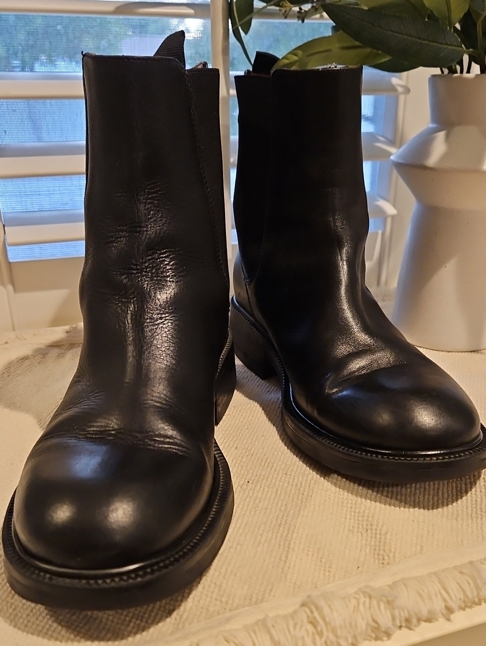 Black Leather Women's Chelsea/Ankle/Moto Boot 0072